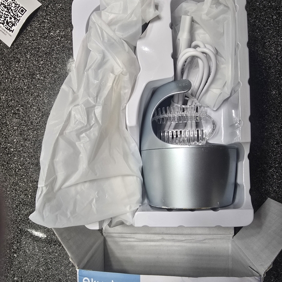 Women's Electric Razor - Picture 3 of 8